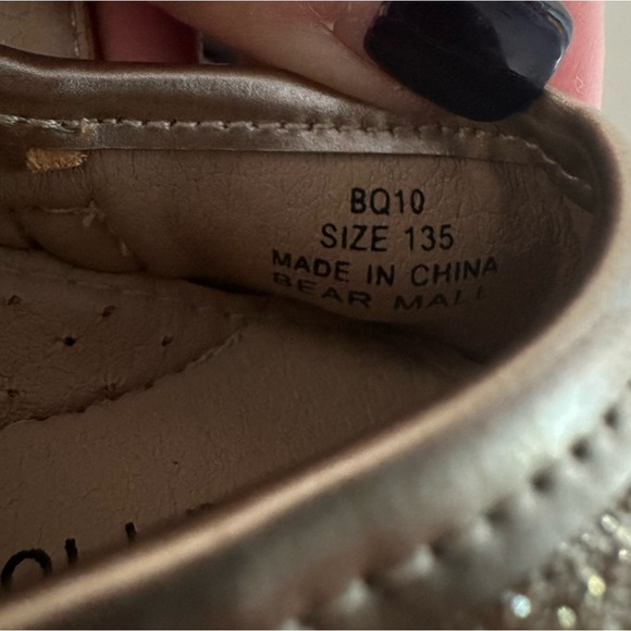 Felix and Flora Baby Sparkle Gold Shoes w/ Velcro Strap Size 12-18 - Picture 4 of 8